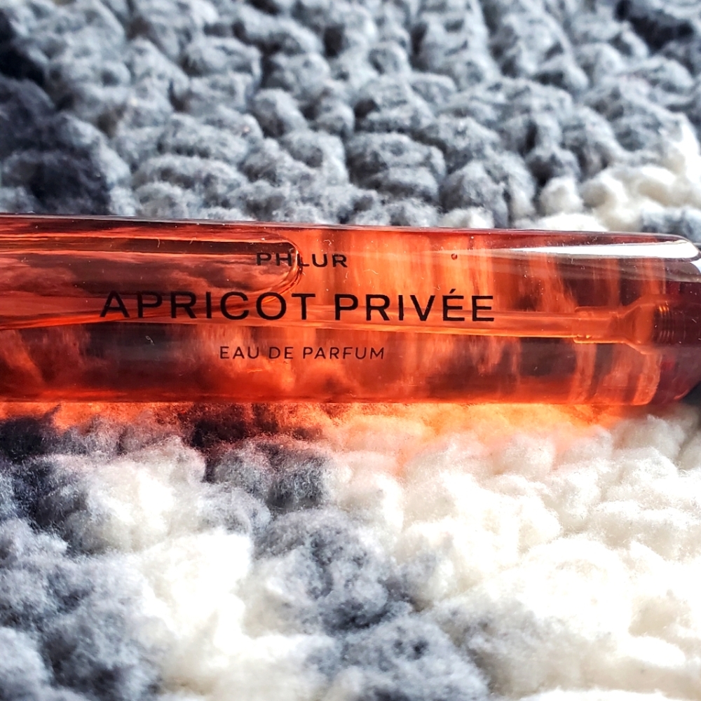 Phlur Apricot Privèe Eau de Parfum Travel Spray
